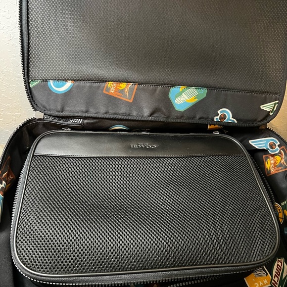 Coach Travel Packs - Picture 6 of 7